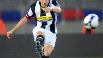 <b>SIN TREGUA.</b> El Juventus reactivó sus expectativas con un meritorio triunfo frente al Roma cuatro días antes de visitar al Real Madrid en la Liga de Campeones, mientras el colombiano Iván Córdoba puso líder de la Liga Italiana al Inter con un gol en el último minuto ante el Reggina.