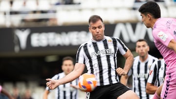 Ortuño, ante el CD Eldense.