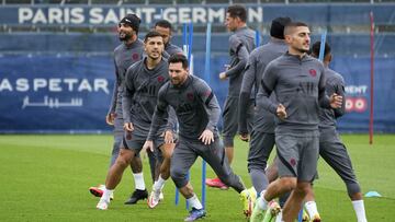 Los jugadores del PSG entrenan en la sesión previa al duelo ante el City.