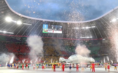 Espectáculo audiovisual en el evento que abre la competición europea en el Alliance Arena en Munich.
