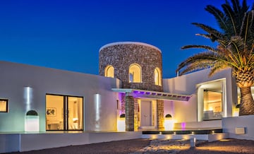 La isla privada favorita de Ibiza de CR7 o Justin Bieber, a la venta por 150 millones de euros