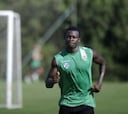 Nosa Igiebor: "¿Por qué tienen que llamarme negro y mono"