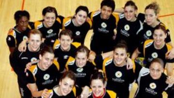 <b>UNA PIÑA. </b>Las jugadoras del Itxako, unidas para la final.