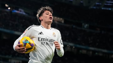 Arda Guler attacking midfield of Real Madrid and Turkey during the La Liga EA Sports match between Real Madrid CF and UD Las Palmas at Estadio Santiago Bernabeu on January 19, 2025 in Madrid, Spain. (Photo by Jose Breton/Pics Action/NurPhoto via Getty Images)