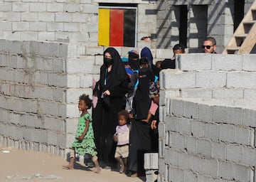 La enviada especial de ACNUR, Angelina Jolie, ha visitado un campamento de personas desplazadas por la guerra, en la provincia sureña de Lahej, Yemen.