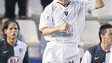 <b>ALEGRÍA. </b>Biagini, como el Alba, empieza de la mejor forma.