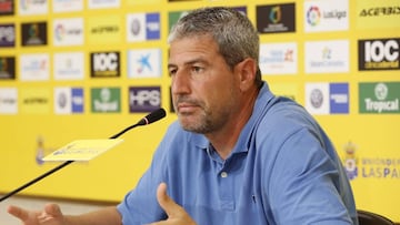 Manolo Márquez durante su dimisión.