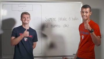 Ricaurte da clases de español en Dallas: "La pelota siempre al '10'"