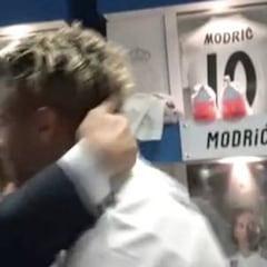 Raúl felicitó a Mariano por su gol al Roma en el vestuario
