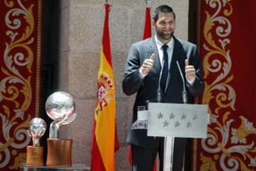 Visita a la sede de la Comunidad. Felipe Reyes.