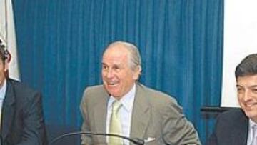 <b>EL COE. </b>Echevarría (presidente), con Urdangarín (vicepresidente) y Sánchez (secretario general).
