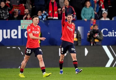 El delantero osasunista hizo un gol espectacular ante el Real Madrid para delirio de su afición. Su recorte para sentar a Asencio y su definición para verlo repetido varias veces.