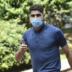 Achraf viajó a Milán, pasó el test médico y firmó con el Inter