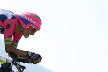 El ciclista colombiano del equipo Lampre Winner Anacona, durante la contrarreloj de la décima etapa de la Vuelta a España disputada hoy entre el Real Monasterio de Santa María de Veruela y Borja, de 36,7 kilómetros. 