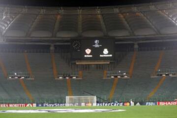 Panorámica del Olímpico instantes antes de comenzar el encuentro entre romanistas y madridistas