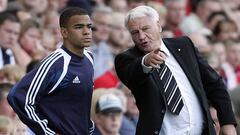 El ex seleccionado inglés revela que sufrió abusos de niño