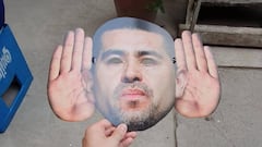 Los hinchas no pueden ingresar con caretas de Riquelme