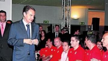 <b>APOYO. </b>Zapatero asistió a la firma del segundo Plan ADOP.