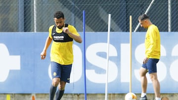 28/04/21
 
 ENTRENAMIENTO DEL VILLARREAL 
 COQUELIN Y ALCACER
  
 