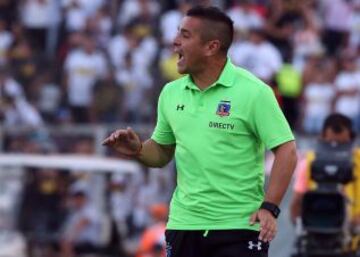 Héctor Tapia en el partido de Colo Colo con Atlas.