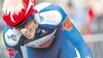 <b>AERODINÁMICO. </b>Contador estrenó un nuevo casco para la crono.