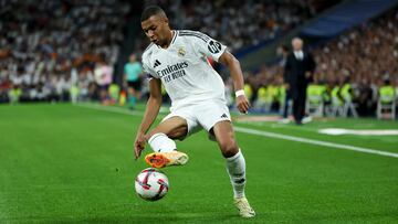 MADRID, 21/09/2024.- El delantero francés del Real Madrid, Kylian Mbappé, durante el encuentro correspondiente a la sexta jornada de Laliga EA Sports que disputan hoy sábado Real Madrid y Espanyol en el estadio Santiago Bernábeu, en Madrid. EFE / Kiko Huesca.