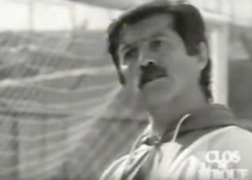 Un clásico. Incluso el Jappening con Ja se burló de la publicidad. Iván Zamorano en uno de sus primeros comerciales de Clos de Pirque, recordando a Manuel Rodríguez, que también aparece en la publicidad.