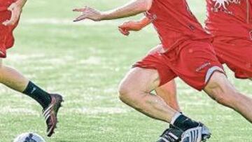 <b>LISTO. </b>Monreal se entrenó ayer y está listo para jugar.