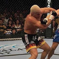 De la Hoya se estrena en MMA con la trilogía del Liddel-Ortiz