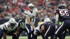 HOUSTON, TX - NOVEMBER 27: Philip Rivers #17 of the San Diego Chargers gives directions at the line of scirmmage in the second quarter against the Houston Texans at NRG Stadium on November 27, 2016 in Houston, Texas.   Tim Warner/Getty Images/AFP
 == FOR NEWSPAPERS, INTERNET, TELCOS &amp; TELEVISION USE ONLY ==