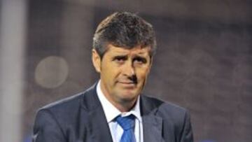 El técnico español López Caro deja de ser seleccionador de Arabia Saudí a un mes escaso de la Copa de Asia.