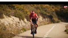 El ciclista belga del Lotto-Soudal Victor Campenaerts, durante la ascensi&oacute;n al Coll de Rates, donde bati&oacute; el KOM o mejor tiempo en Strava de Tadej Pogacar.