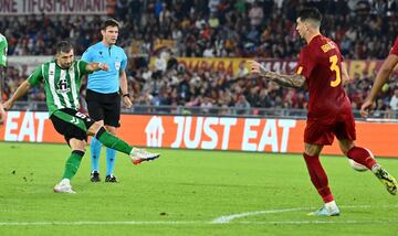 1-1. Guido Rodríguez marca el primer gol.