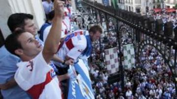 Alcoy se echa a la calle para recibir a los héroes del ascenso