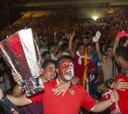 Sevilla se echó a la calle y hoy recibirá a los campeones