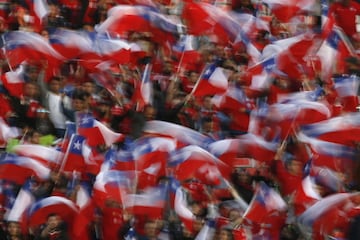 Espectacular ambiente en el Monumental para el Chile-Ecuador