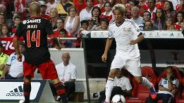 Coentrao, durante un amistoso entre el Real Madrid y Benfica