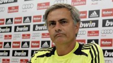 Mou: "Cruyff ganó con cuatro 'canteranos' muy buenos..."