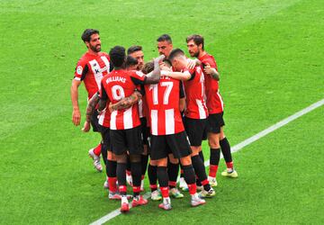 Athletic Club 1-0 Atlético de Madrid | Gran jugada colectiva de los locales que terminó con un pase atrás de Yuri después de llegar a línea de fondo y Muniain disparó desde el punto de panalti que tocó levemente en Thomas y el esférico se coló pegado al poste derecho donde no pudo llegar Oblak.
