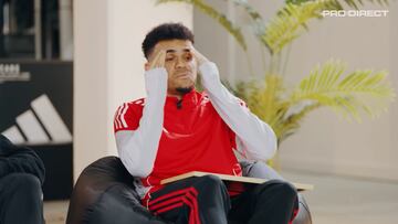 Al ser preguntados quién se cree más atractivo, los sudamericanos se eligieron sin dudarlo y, entre risas, se imitaron exagerando cada gesto del otro al arreglarse.