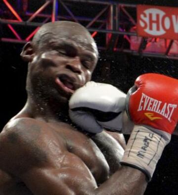 Lamont Peterson vs Dierry Jean.