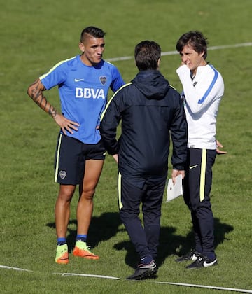 Entrenamiento de Boca Juniors antes del Super Clasico. Ricardo Centurion y los Mellizos Barros Schelotto.