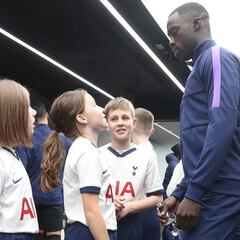 Davinson, el defensa preferido por los hinchas de Tottenham