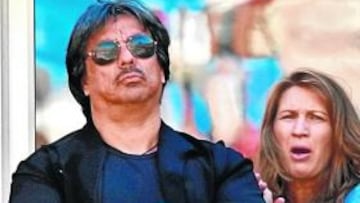 <b> ACCIÓN. </b>Gil Reyes y Steffi, señora de Agassi.