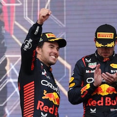 Max Verstappen, frustrado tras no alcanzar a ‘Checo’ Pérez