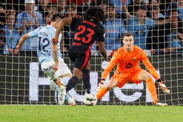 2-1. Fallo estrepitoso de Jules Koundé que se duerme con el balón en su área, Alfonso González presiona, recupera y recorta distancias en el minuto 83.