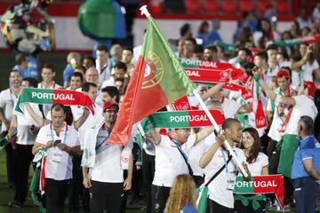 Desfile de la delegación de Portugal en la inauguración de los XVIII Juegos Mediterráneos en Tarragona.