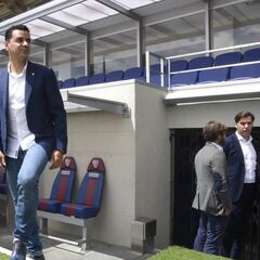 Míchel espera a sus nuevos centrales antes del stage de Benasque