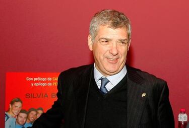 Villar prohíbe ir a la reunión con Cardenal