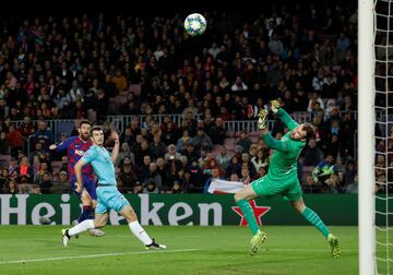 Ocasi¨®n de Messi.